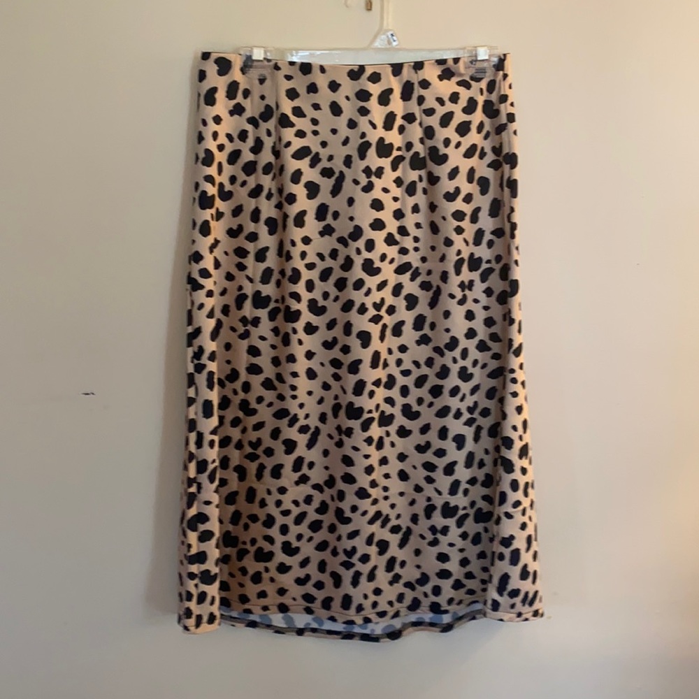 Never worn leopard silky skirt